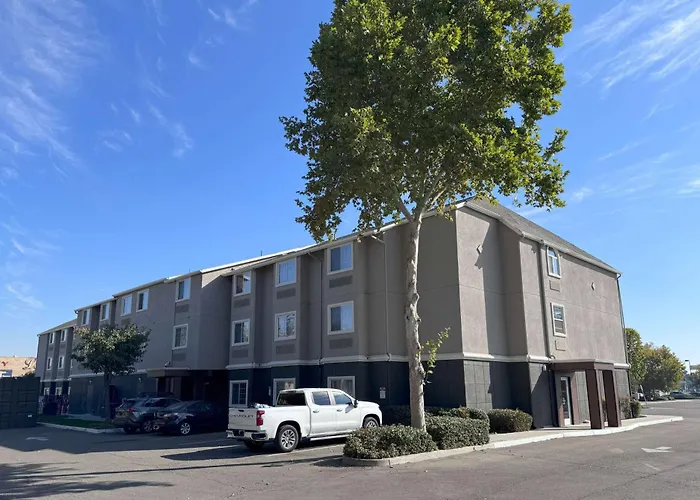 La Quinta By Wyndham Tulare