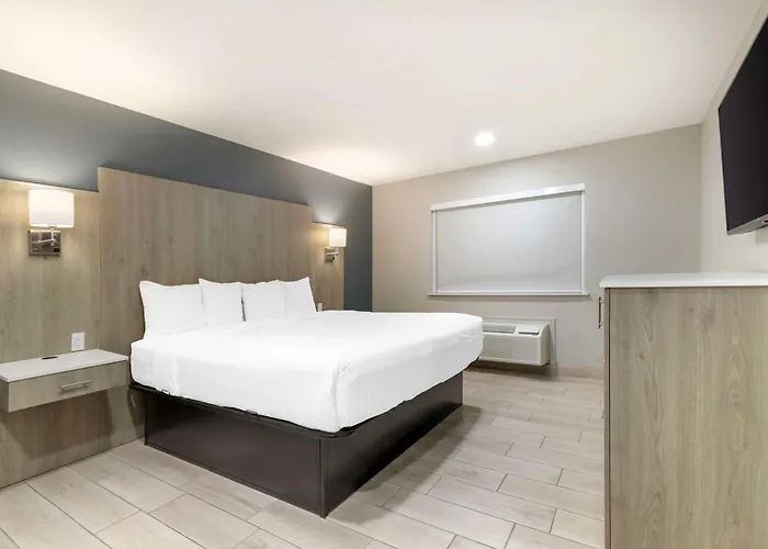 Best Western Plus Edinburg Inn & Suites