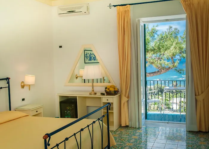 Hotel Villa Bianca Forio 