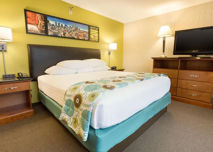 Drury Inn & Suites Galleria