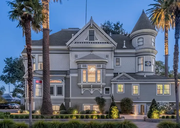 The George - Luxury Boutique Inn