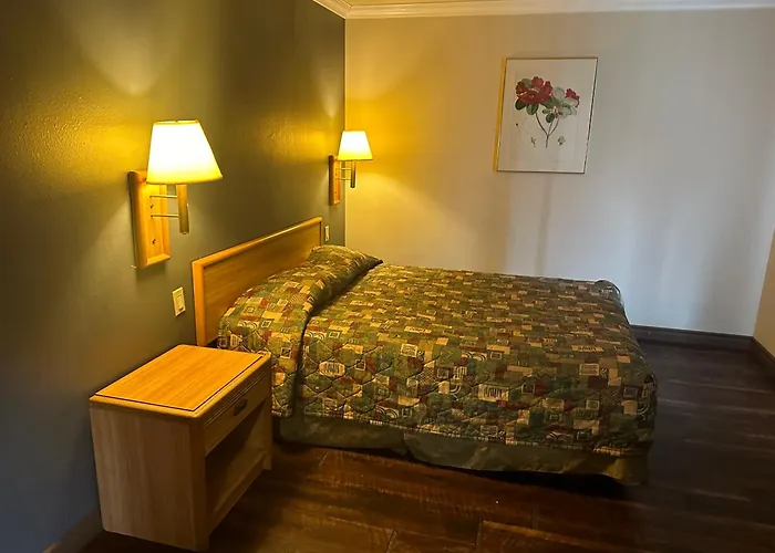 Palm Inn Hotel Near Tyler Mall Riverside