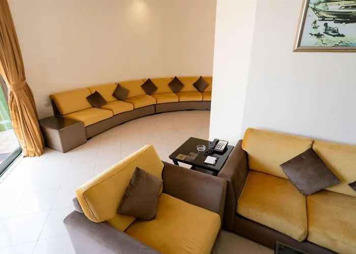 Royal Beach Hotel&Resort