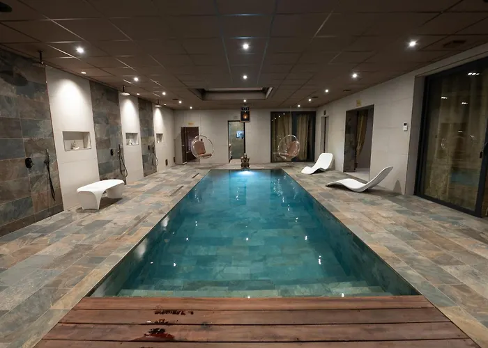 CARACALLA PRIVE - Chambres d'hôtes avec Piscine, Jaccuzi et Hammam privatifs Saint-Etienne 