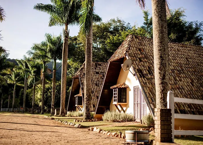 Villa das Palmeiras Chalés&Camping