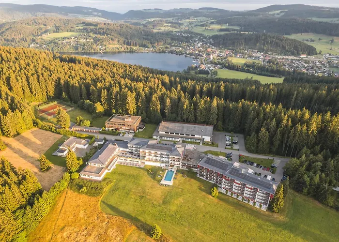Schwarzwald Wellnesshotel SAIGERHÖH I Spa Golf&Wandern über dem Titisee