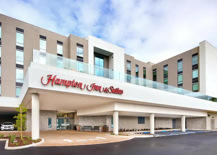 Hampton Inn & Suites Anaheim Resort Convention Center