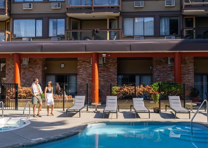 Whistler Village Inn & Suites