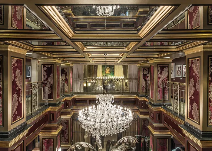 Windsor Arms Hotel
