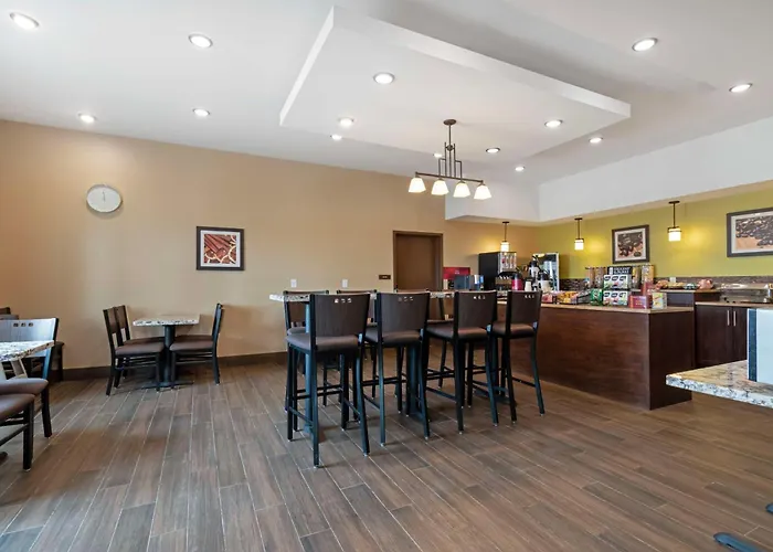 Best Western Plus Moosomin Hotel