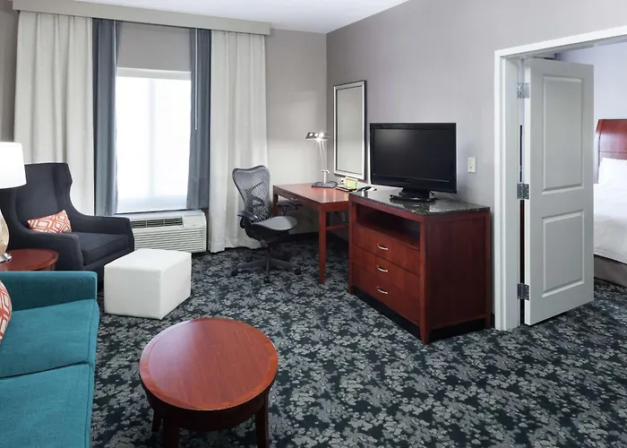 Hilton Garden Inn Lake Forest Mettawa