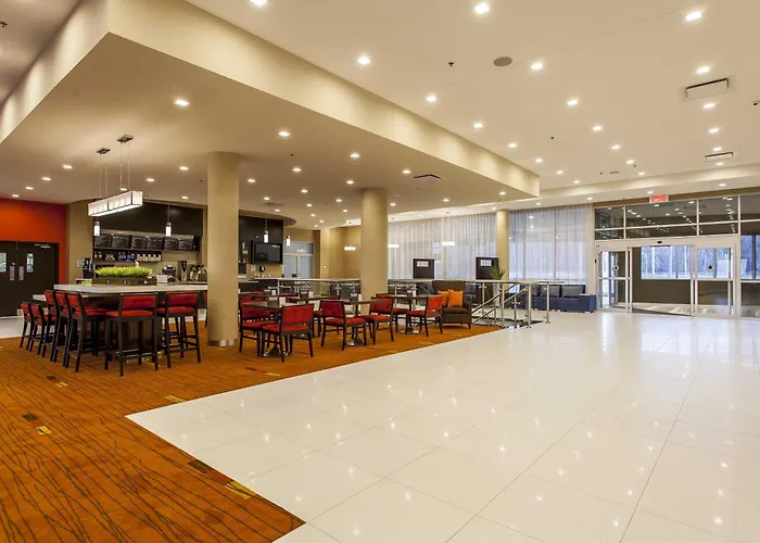 Courtyard By Marriott Montreal West Island/Baie D'Urfe Hotel