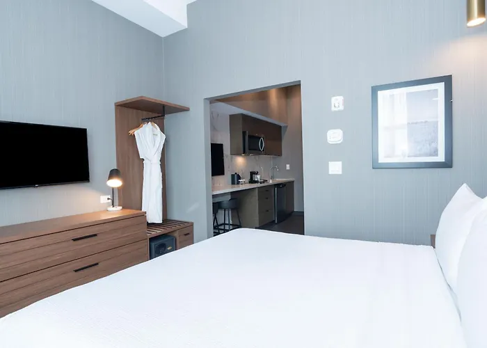 Sandman Signature Sherwood Park Hotel
