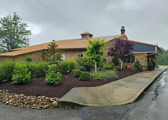 Lodge At Chalk Hill