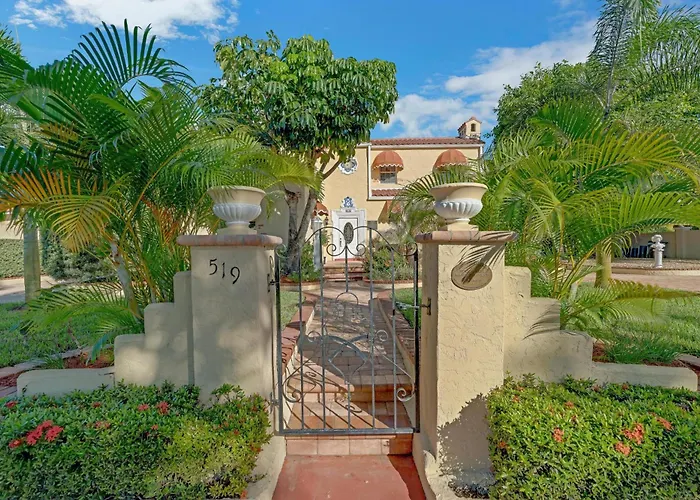 Banyan House Vacation Rentals Venice