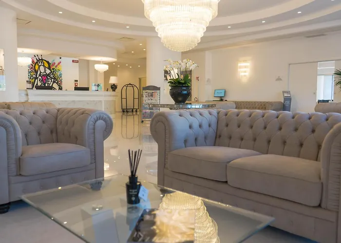 Pm Hotel