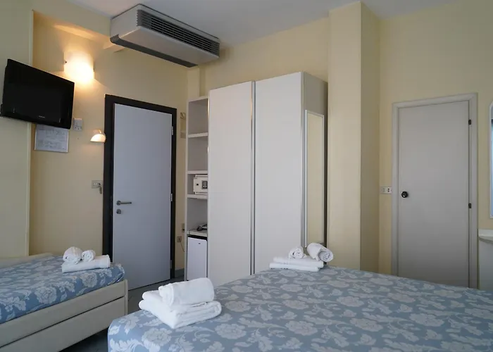 Hotel Embassy