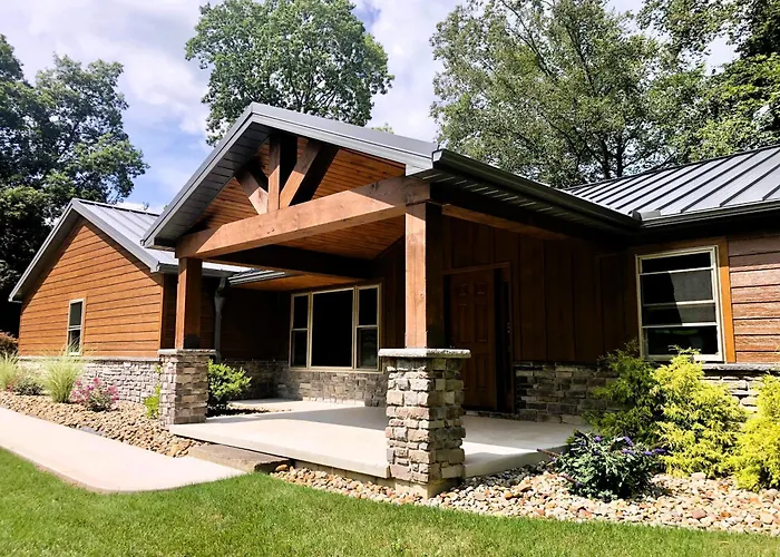 Sojourner'S Lodge & Log Cabin Suites