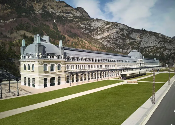 Canfranc Estación, a Royal Hideaway Hotel - Gran Lujo