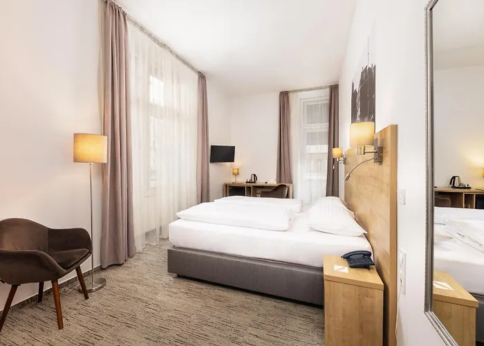 City Hotel Ring