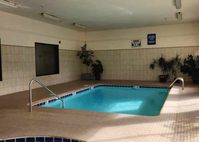 Luxury Inn & Suites