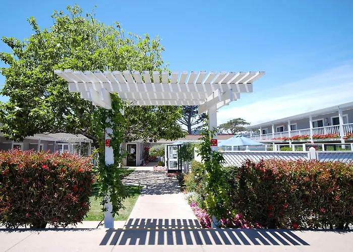 Monterey Bay Lodge
