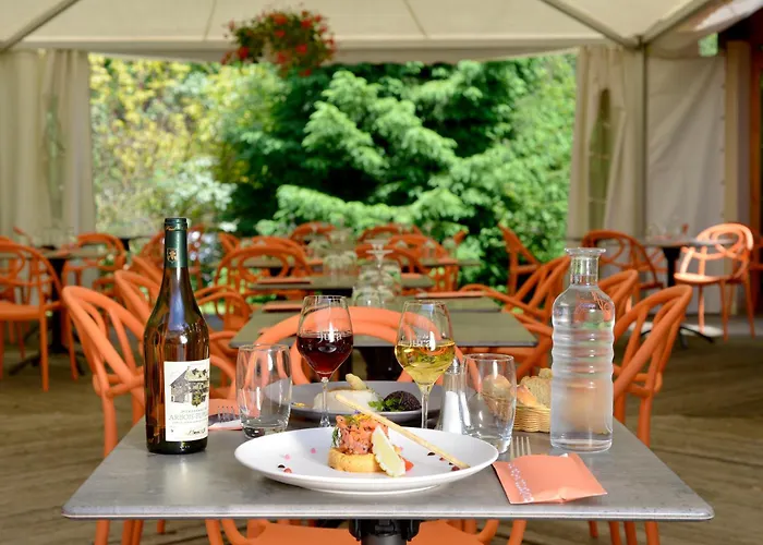 Logis Hôtel Le Bois Dormant-Hôtel Restaurant&Spa Champagnole