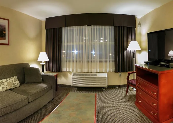 Days Inn & Suites By Wyndham Langley