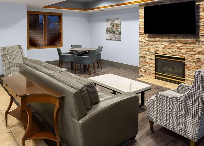 Links Bos Landen Hotel & Spa Of Pella, Trademark By Wyndham