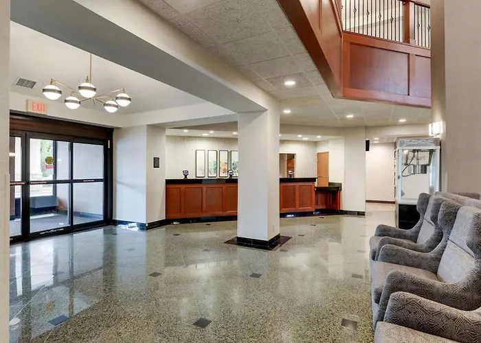 Drury Inn & Suites Birmingham Lakeshore Drive