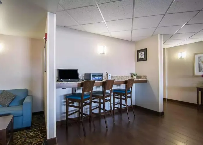 Comfort Inn & Suites South Calgary