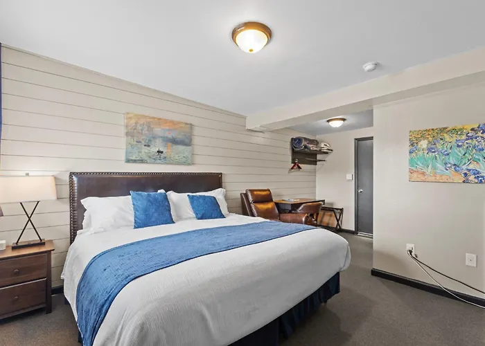 Lost Trail Resort - Riverside Rooms - Sauna - Near Hot Pools