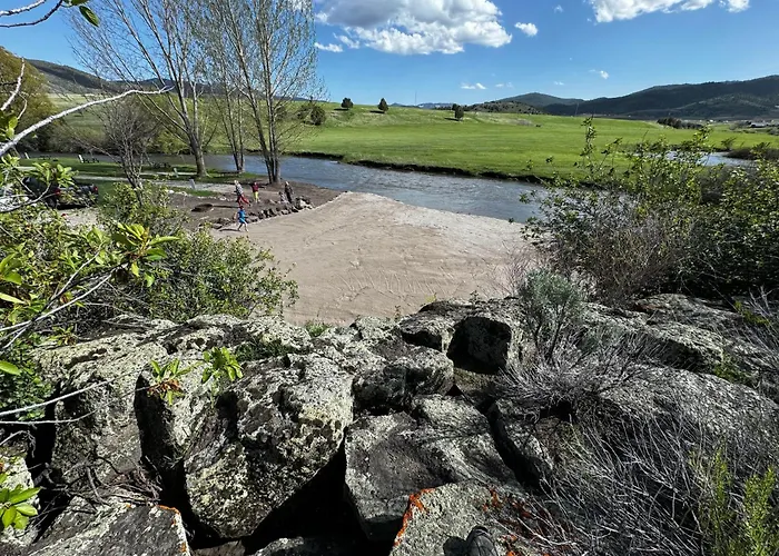 Lost Trail Resort - Riverside Rooms - Sauna - Near Hot Pools