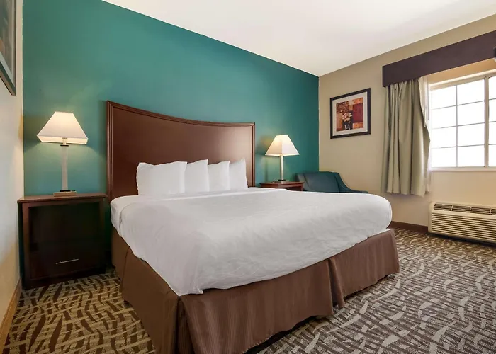 Surestay Plus Hotel By Best Western Topeka
