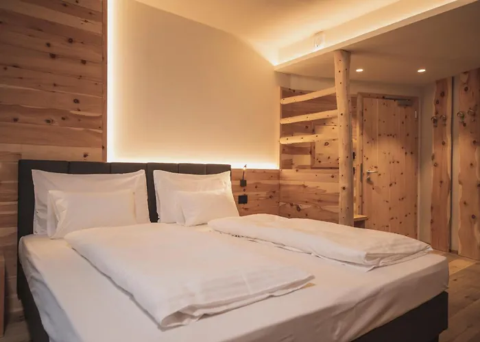 Monroc Hotel Commezzadura