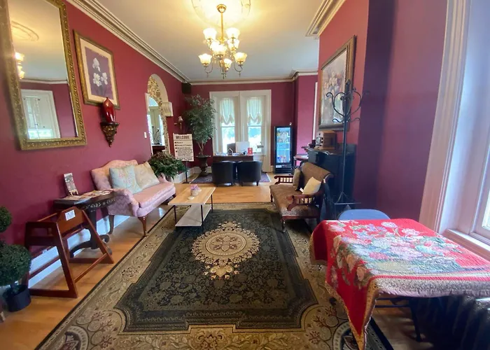 Greystone Manor Bed & Breakfast Bird-in-Hand