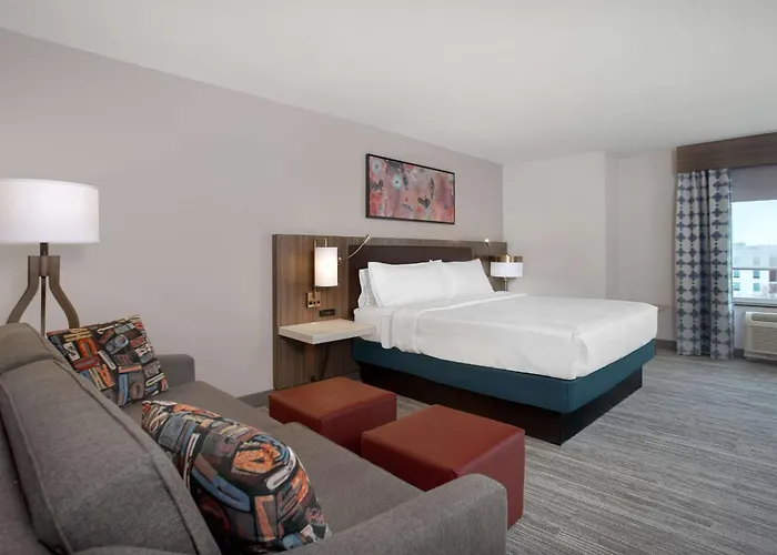 Hilton Garden Inn West