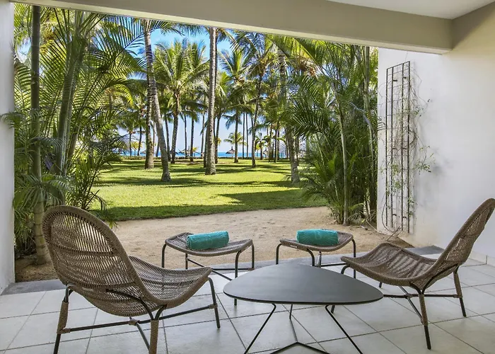 Victoria Beachcomber Resort & Spa