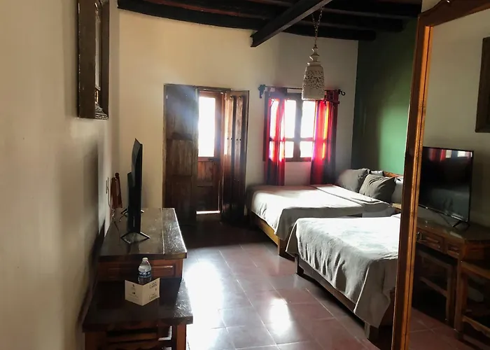 Posada de la Mision, Hotel Museo y Jardin