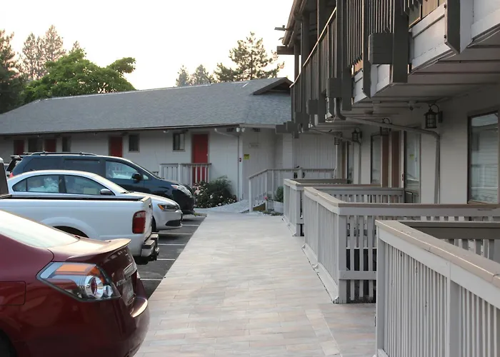 Cedarwood Inn Of Ashland