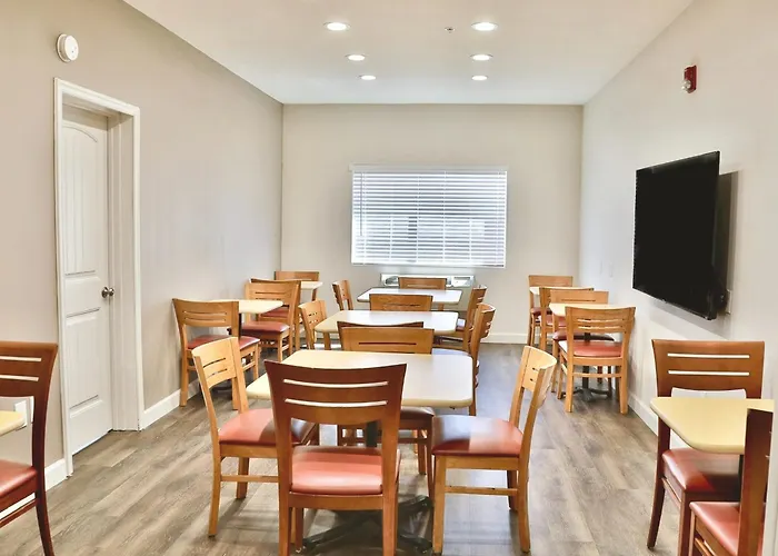 Baymont By Wyndham Tucson Airport Hotel