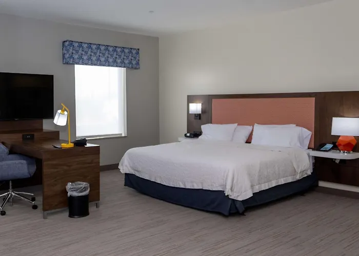 Hampton Inn & Suites Riverton