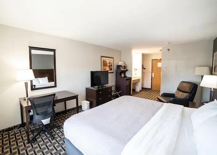 Quality Inn & Suites Watertown Near Prairie Lakes Ice Arena