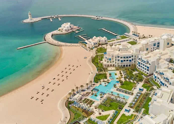 Hilton Salwa Beach Resort And Villas