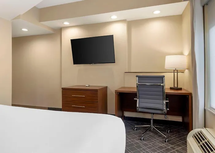 Comfort Suites Monaca