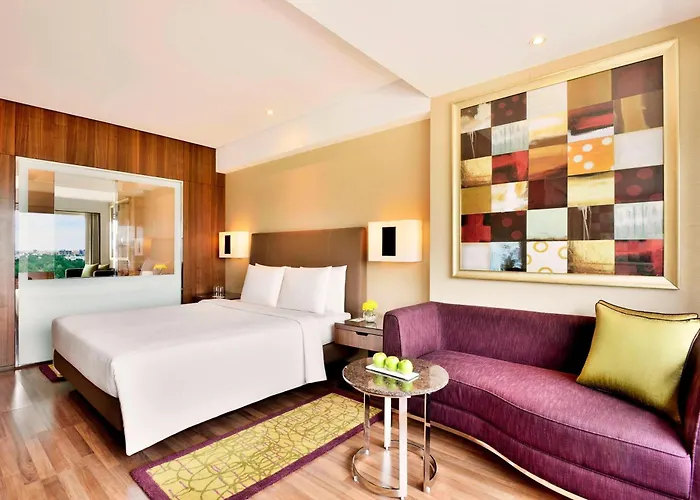 Courtyard By Marriott Chennai Hotel