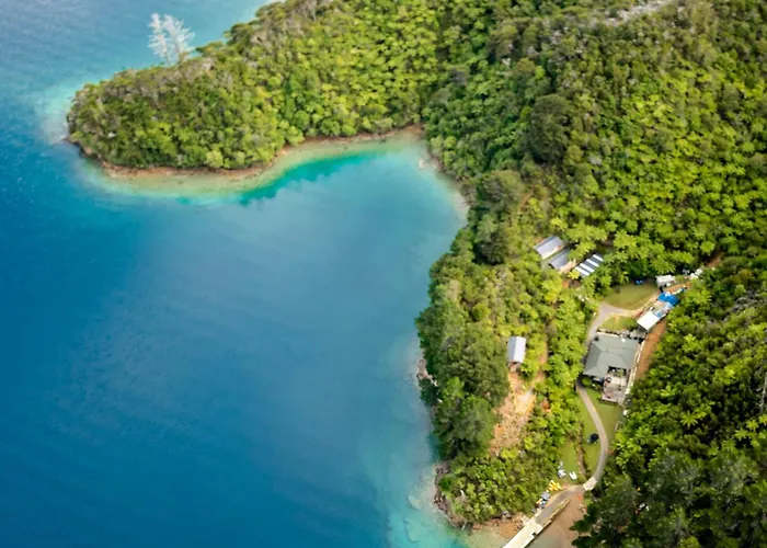 Tawa Cove Cabins
