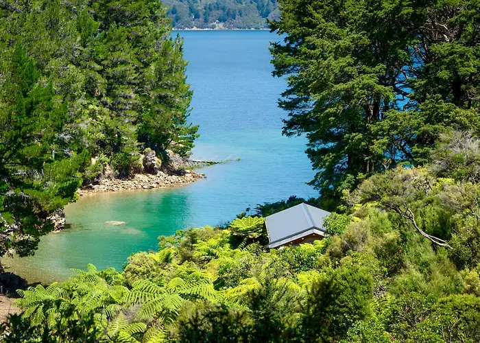 Tawa Cove Cabins