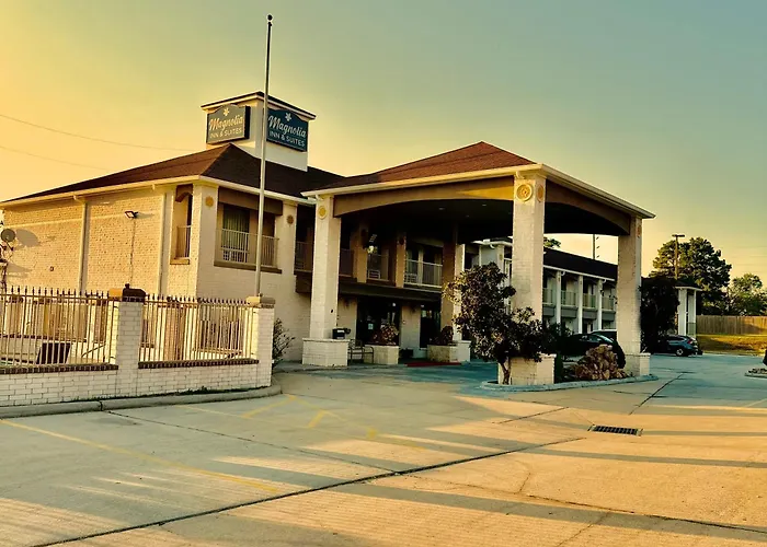 Magnolia Inn And Suites