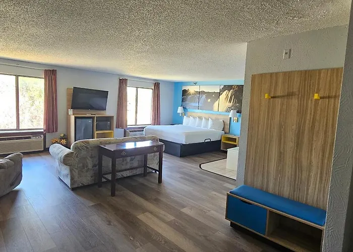 Days Inn By Wyndham Ozark Springfield